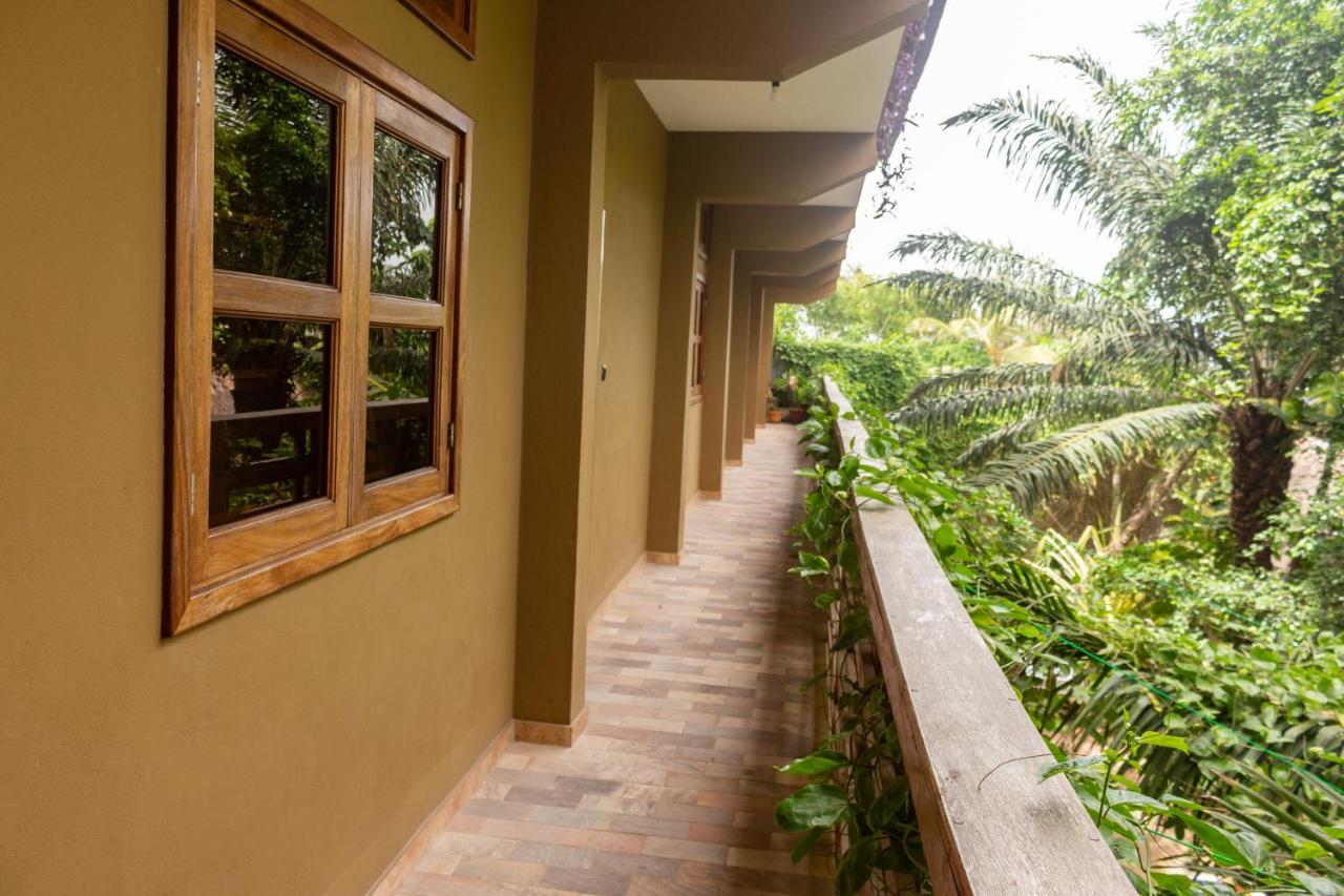 Hotel Otsunami Lomé Exterior photo